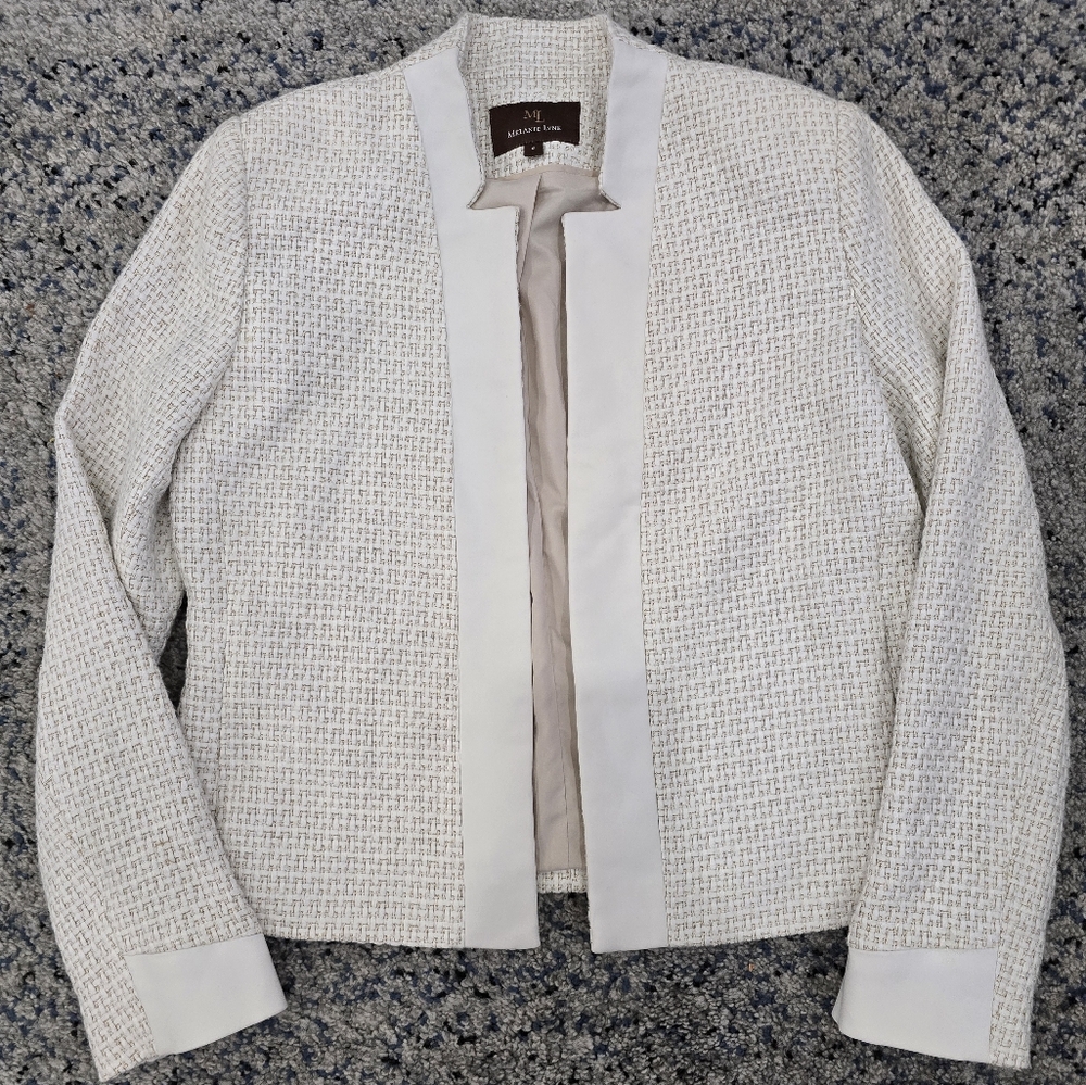 Melanie Lyne Cream And Gold Blazer. Size 6.